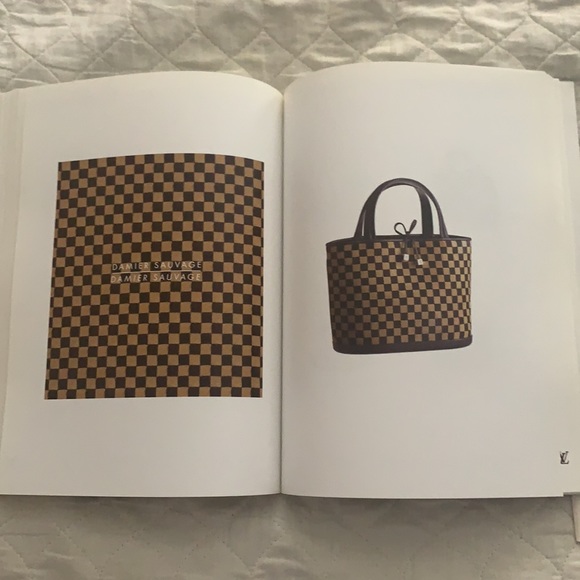 Authentic Vintage 2005 Louis Vuitton Catalogue - Picture 6 of 8